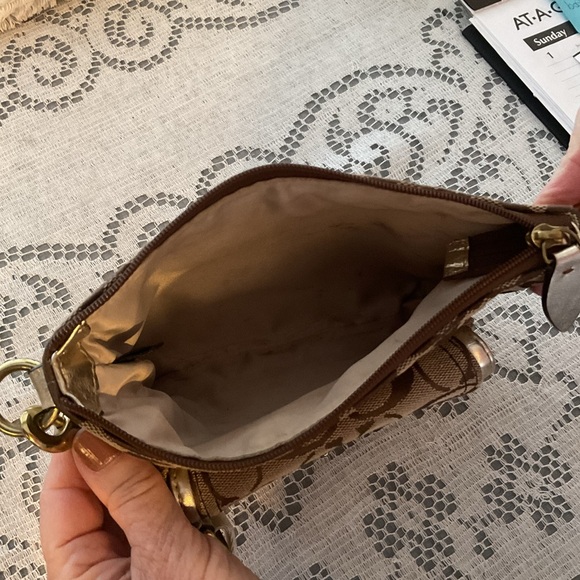 Coach Crossbody - Picture 7 of 7